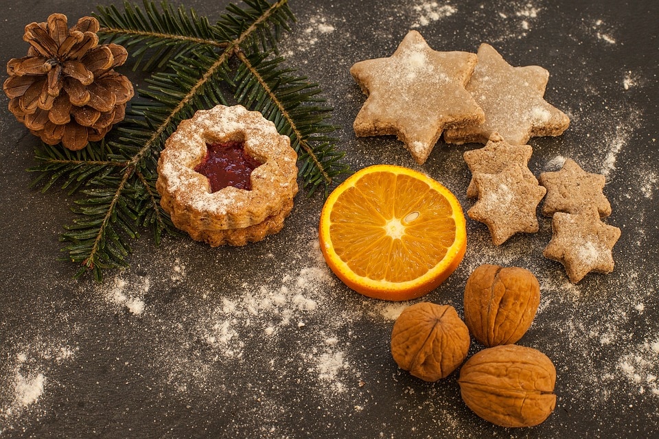 prepare food in advance and ask others to contribute to reduce stress for christmas cooking